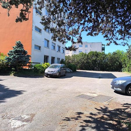 Adonis Lyon Est Hotel Artys Saint-Priest-en-Jarez Exterior foto