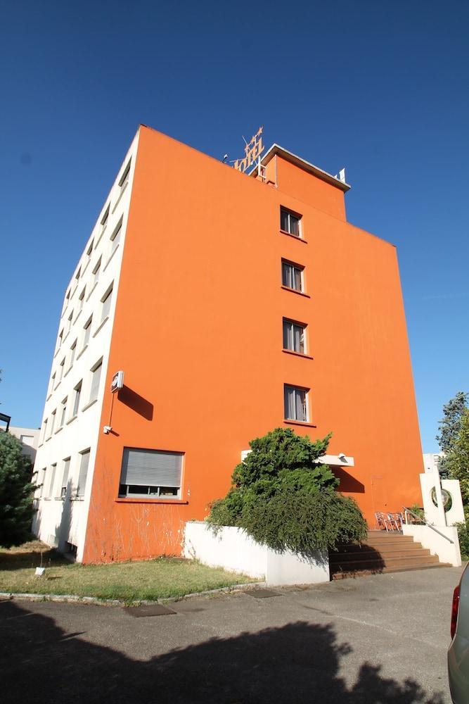 Adonis Lyon Est Hotel Artys Saint-Priest-en-Jarez Exterior foto